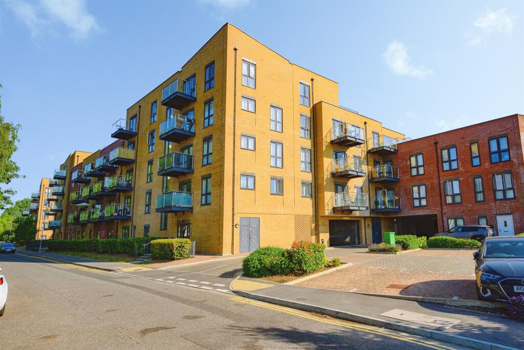Main image of property: Frogmore Road, Hemel Hempstead