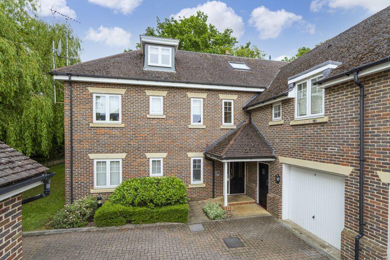 Main image of property: Cranwells Lane, Farnham Common, Buckinghamshire £1575 