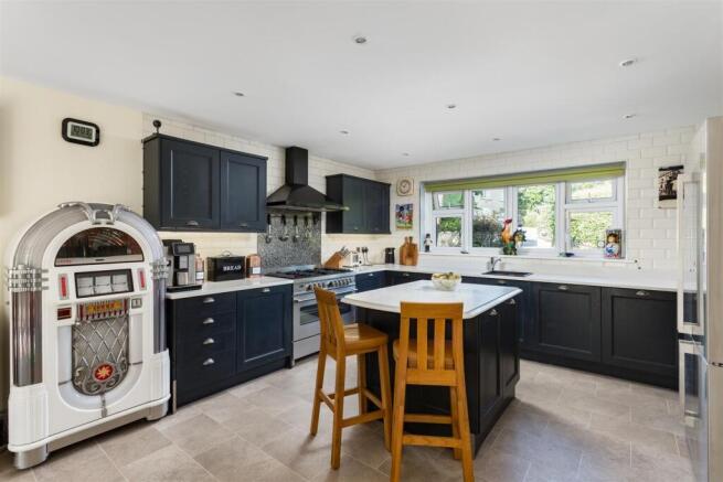 19 Eastgate Close-15.jpg