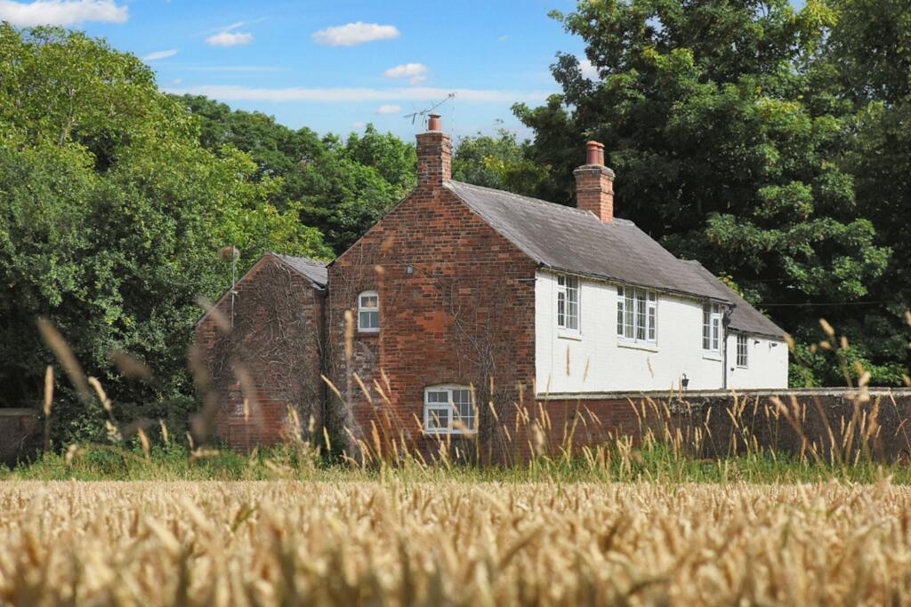 Main image of property: Marle Pit Hill, Sutton Bonington, LE12