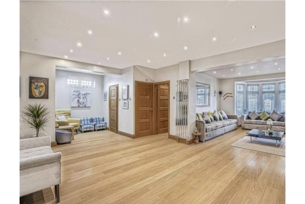 Main image of property: Collinwood Gardens, Redbridge, IG5