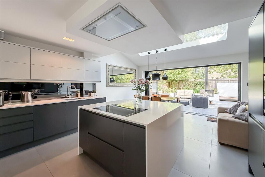 Main image of property: Aplins Close, Harpenden, Hertfordshire, AL5