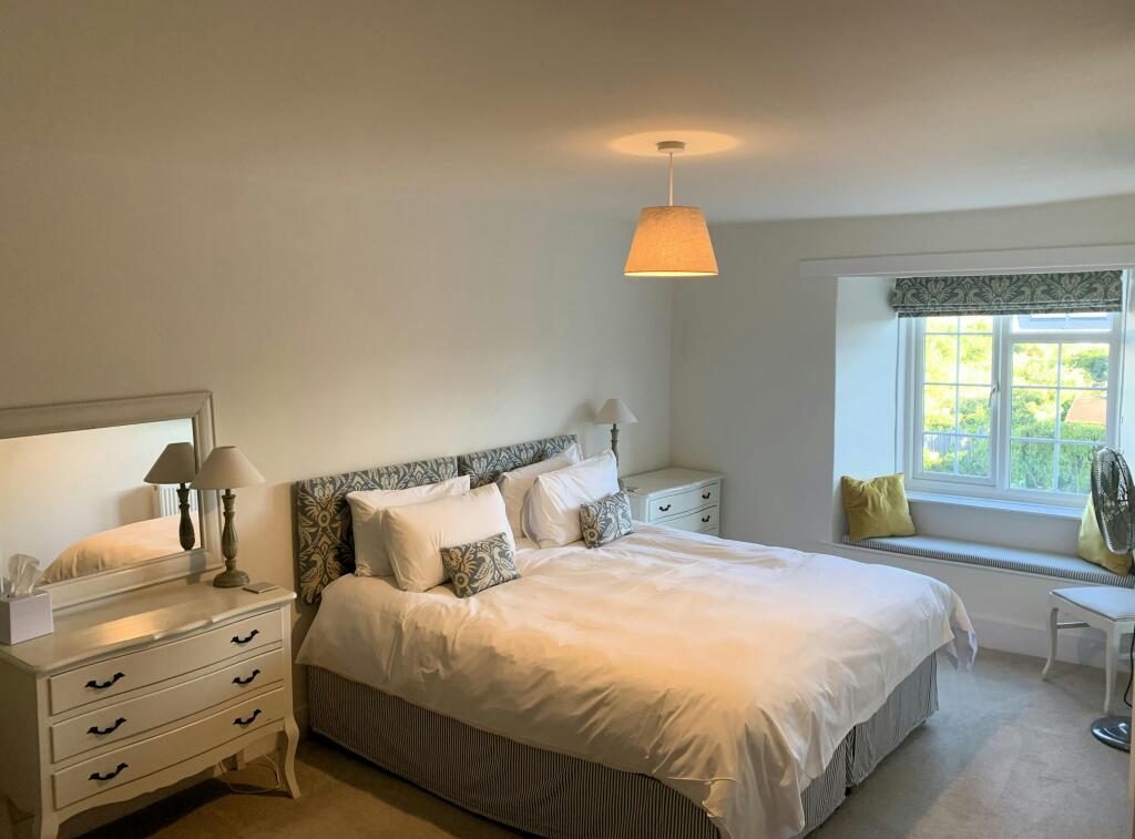 Guest Bedroom Nothe e.jpg