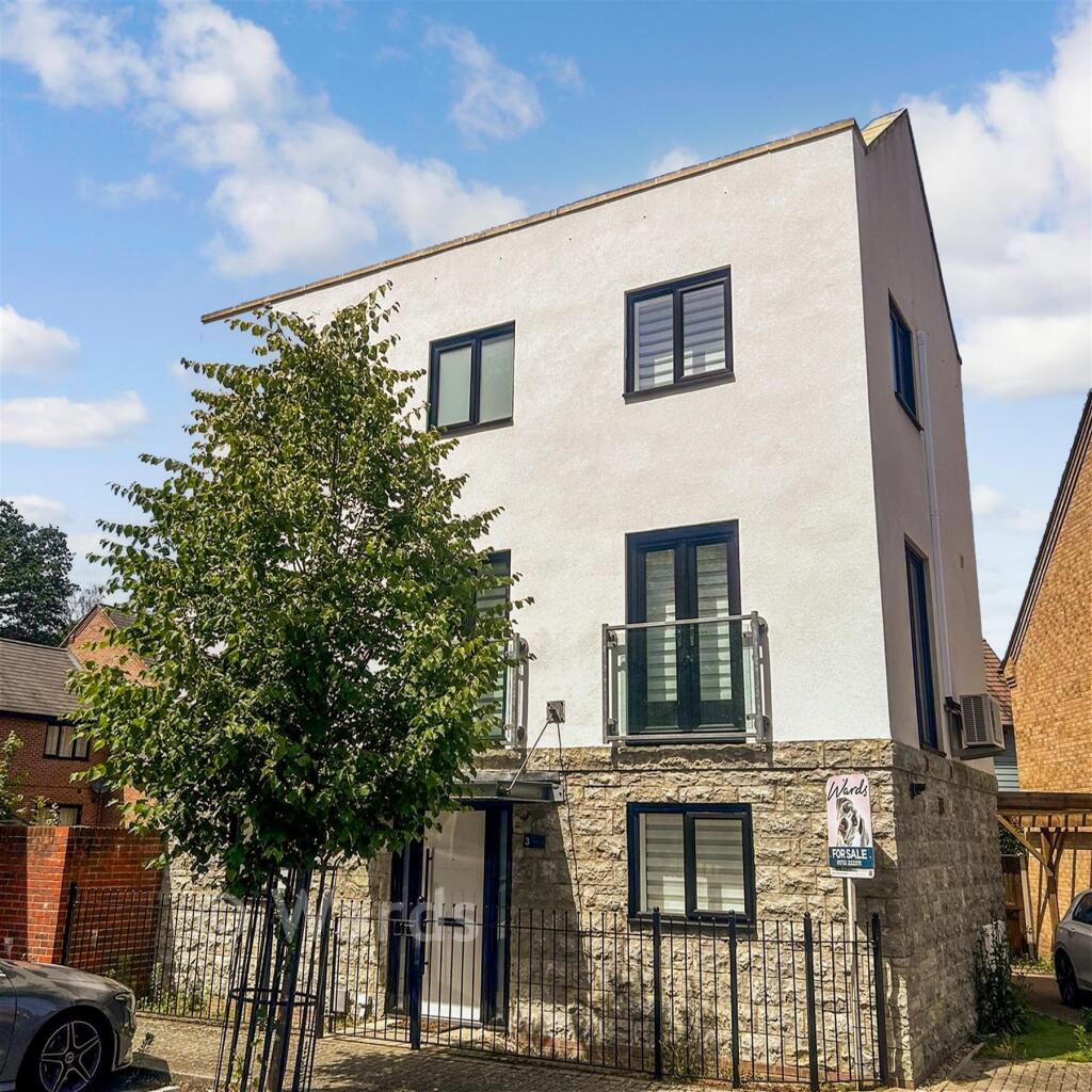 Main image of property: Hawley Drive, Leybourne, West Malling, Kent