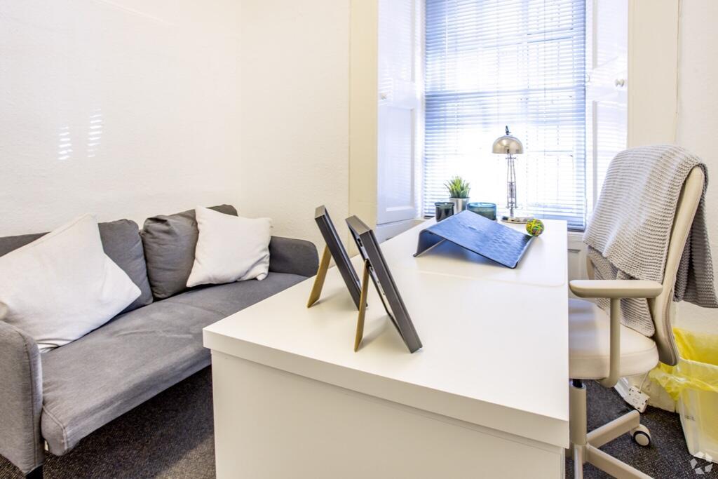 Consulting suite