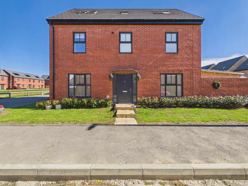 Main image of property: Cloister Gardens, Hull, HU7 3PP