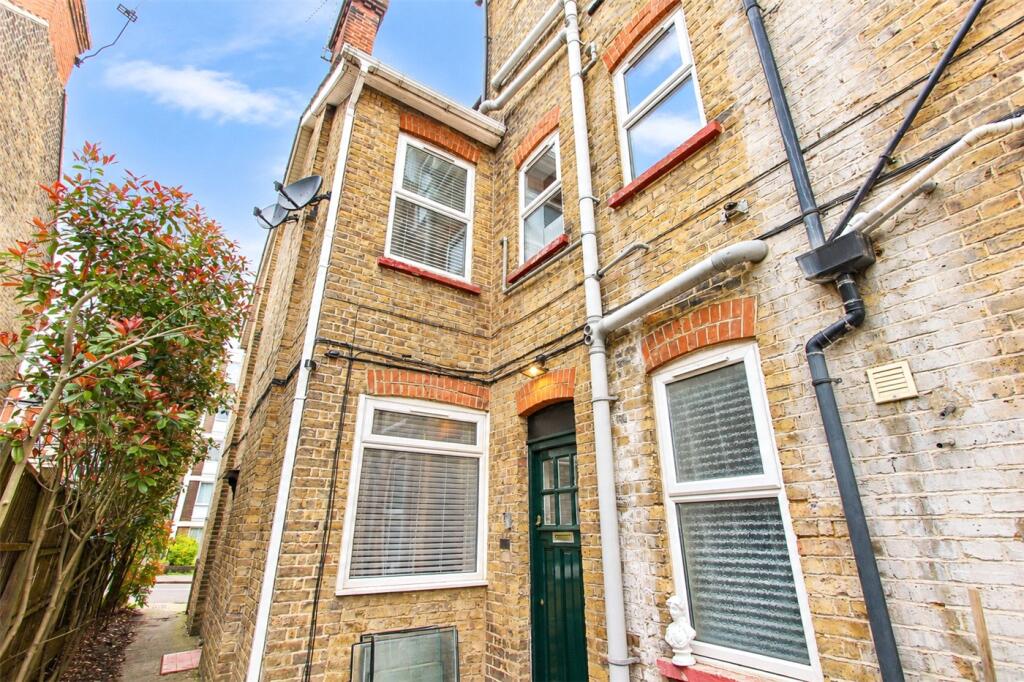 Main image of property: Elm Road, Leigh-on-Sea, Essex, SS9