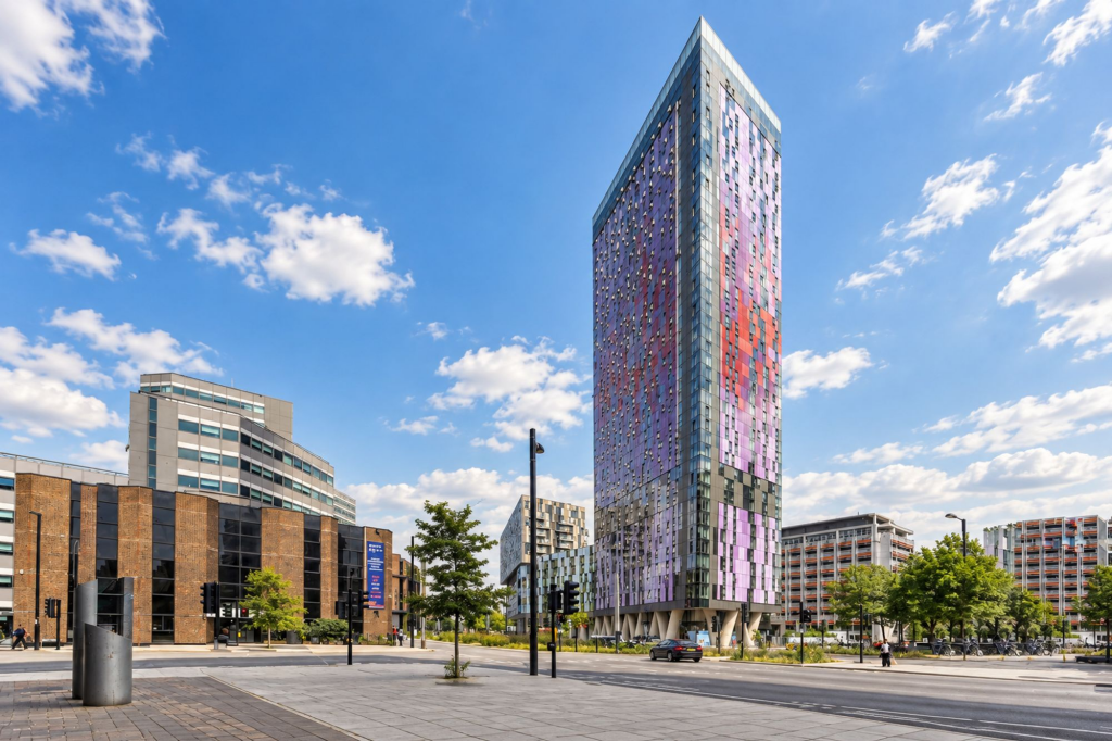 Main image of property: Saffron Central Square, Pinnacle Apartments, CR0