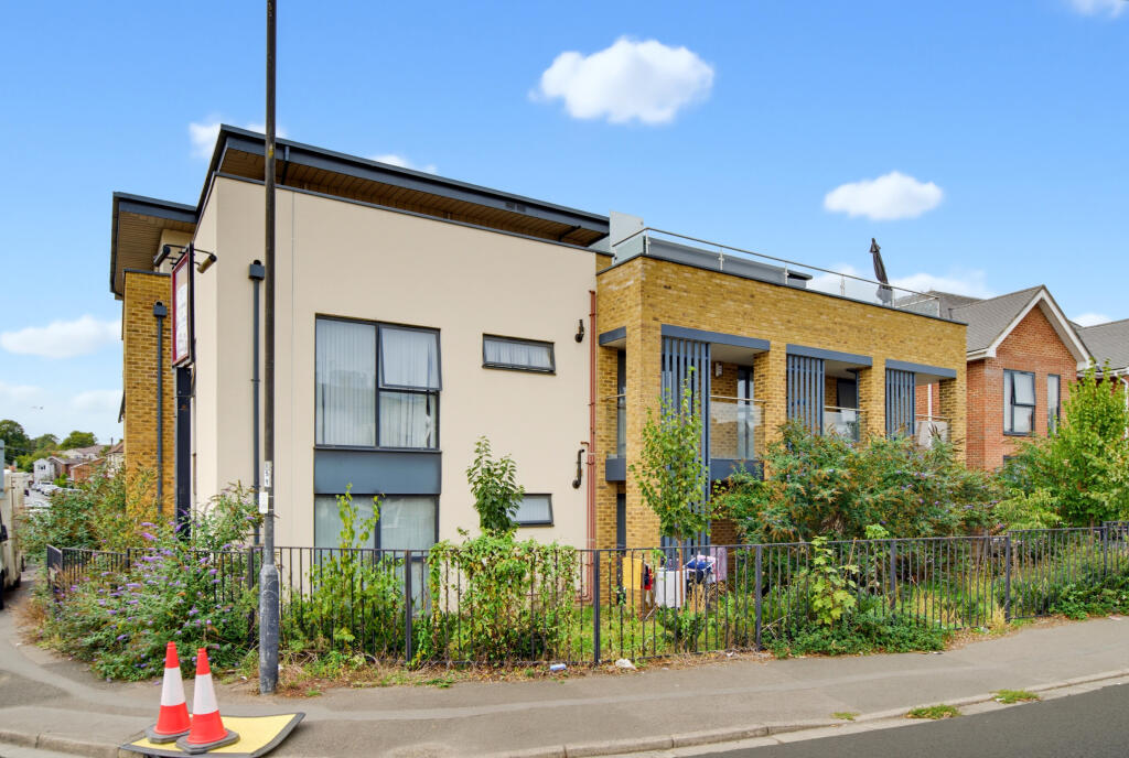 Main image of property: Harrow Court, Harrow Lane, Maidenhead, Windsor And Maidenhead