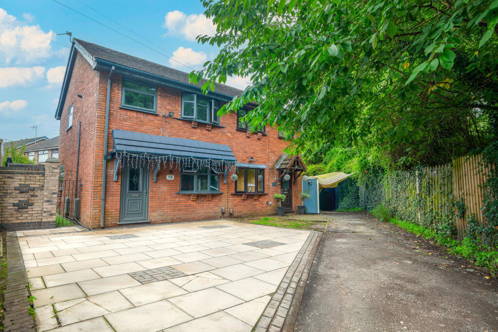 Main image of property: Magnolia Close, Haydock, St. Helens, Merseyside