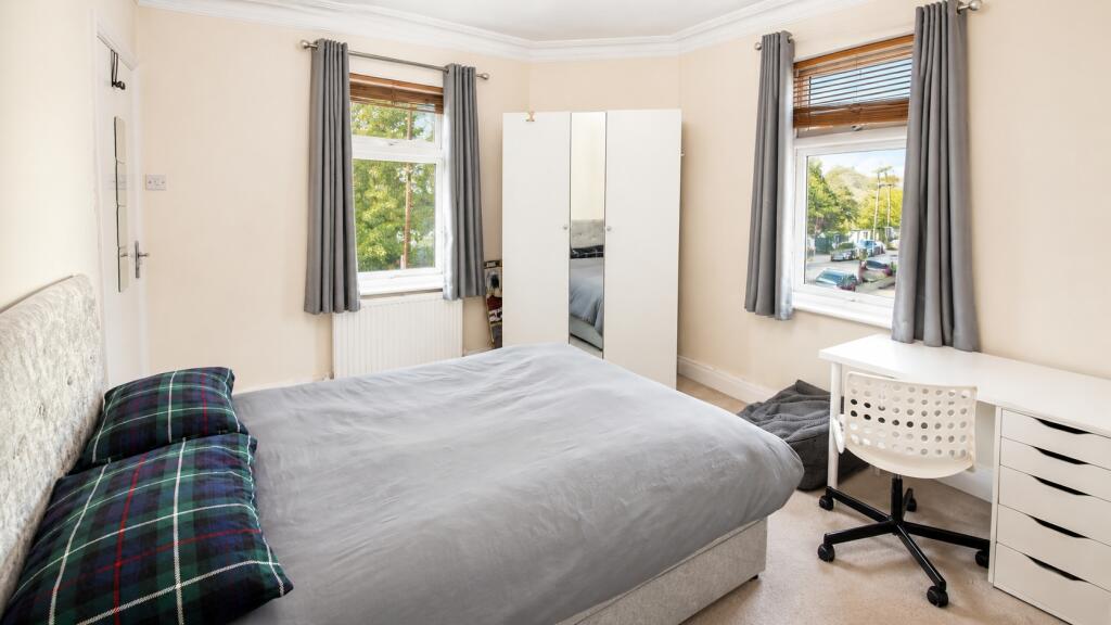 Main image of property: sw17 0se