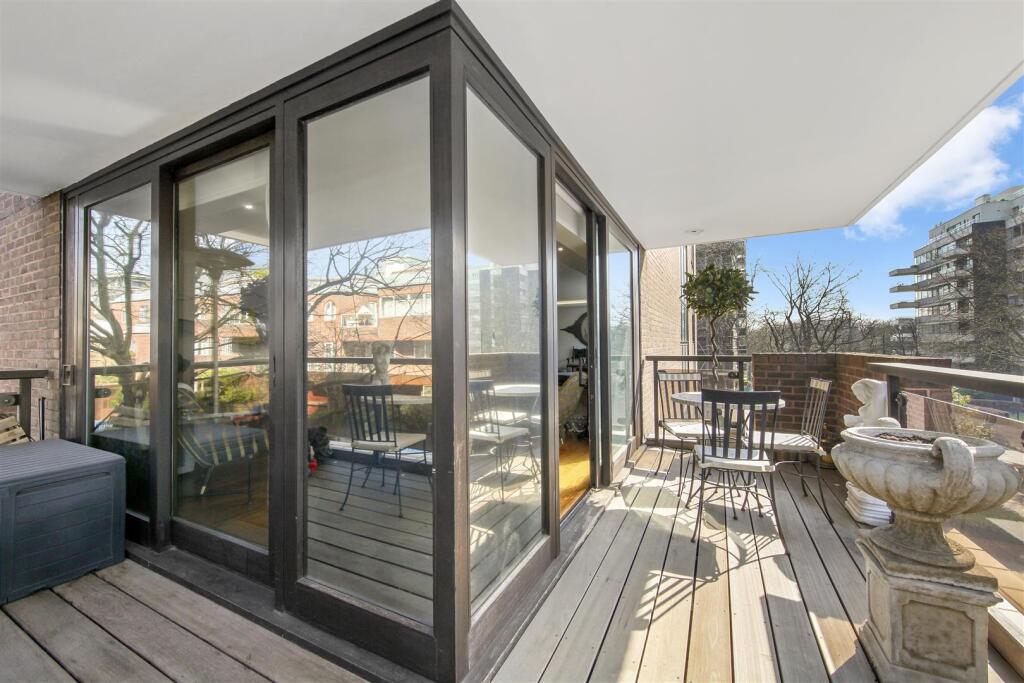 Main image of property: Prince Regent Court, 6-8 Avenue Road