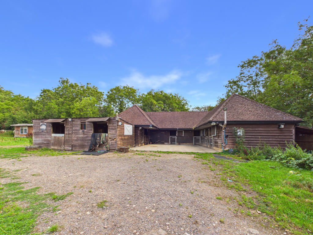 Main image of property: Land North Of Leyland Close, Leyland Close, Gawcott, Buckinghamshire