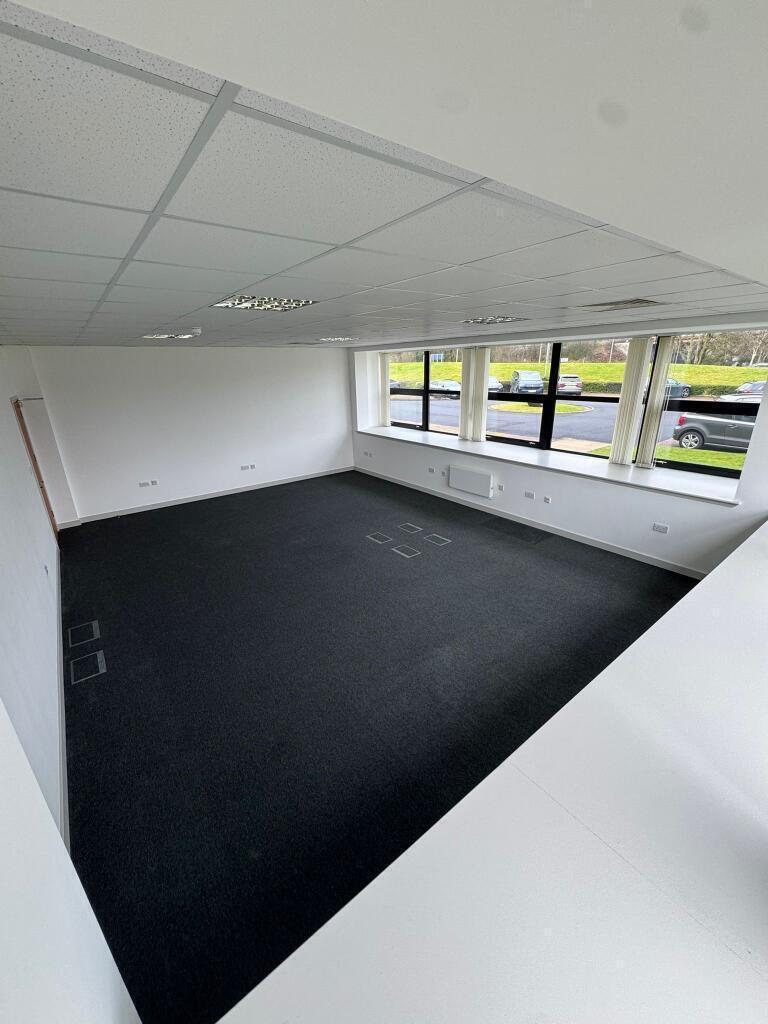 650 sqft office