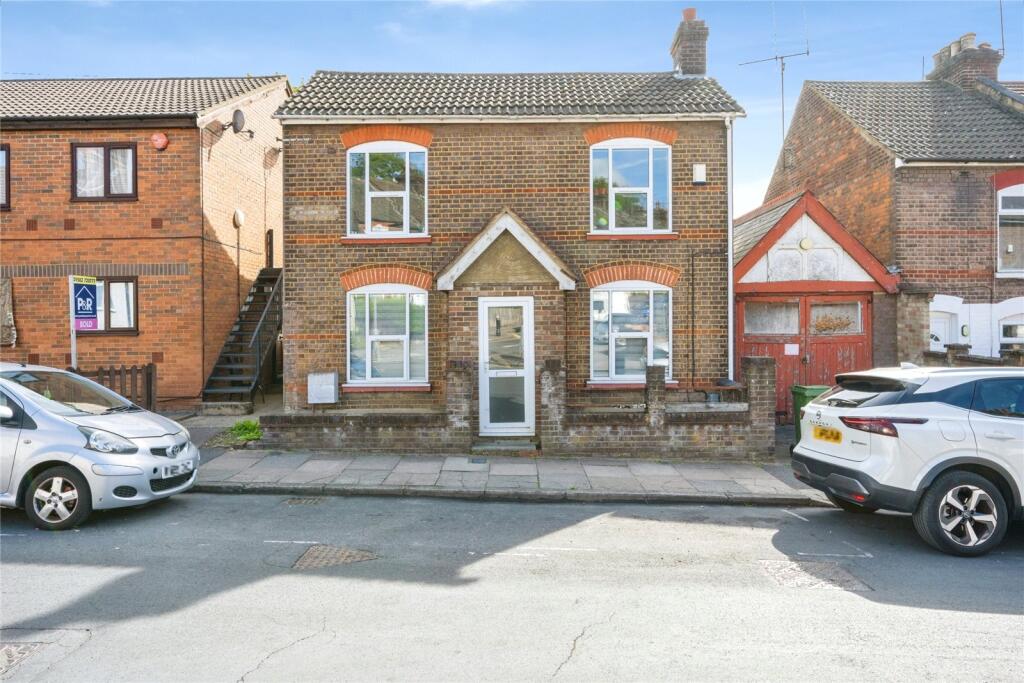 Main image of property: Winsdon Road, Luton, Bedfordshire, LU1