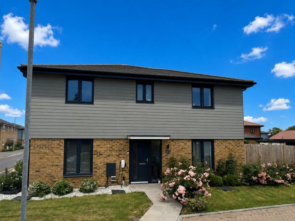 Main image of property: 1 Boleyn Close, New Romney