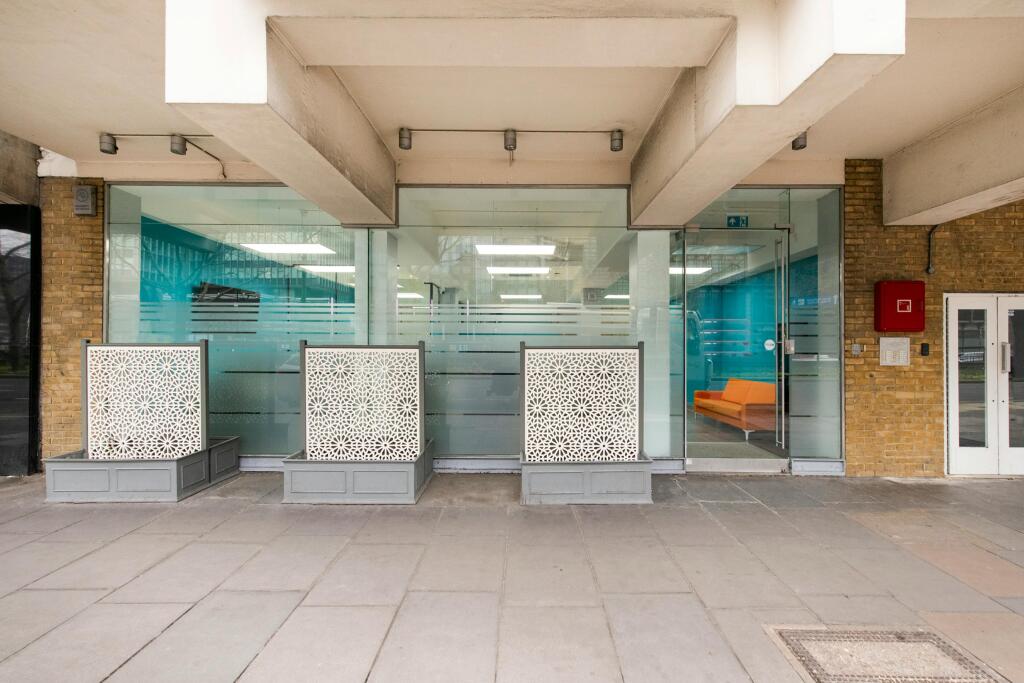 ENTRANCE 2.jpg