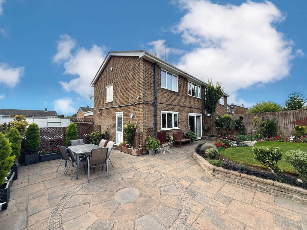 Main image of property: Redgrave Gardens, Luton, LU3