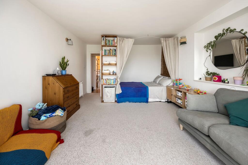 Main image of property: Kingsway, Hove, BN3