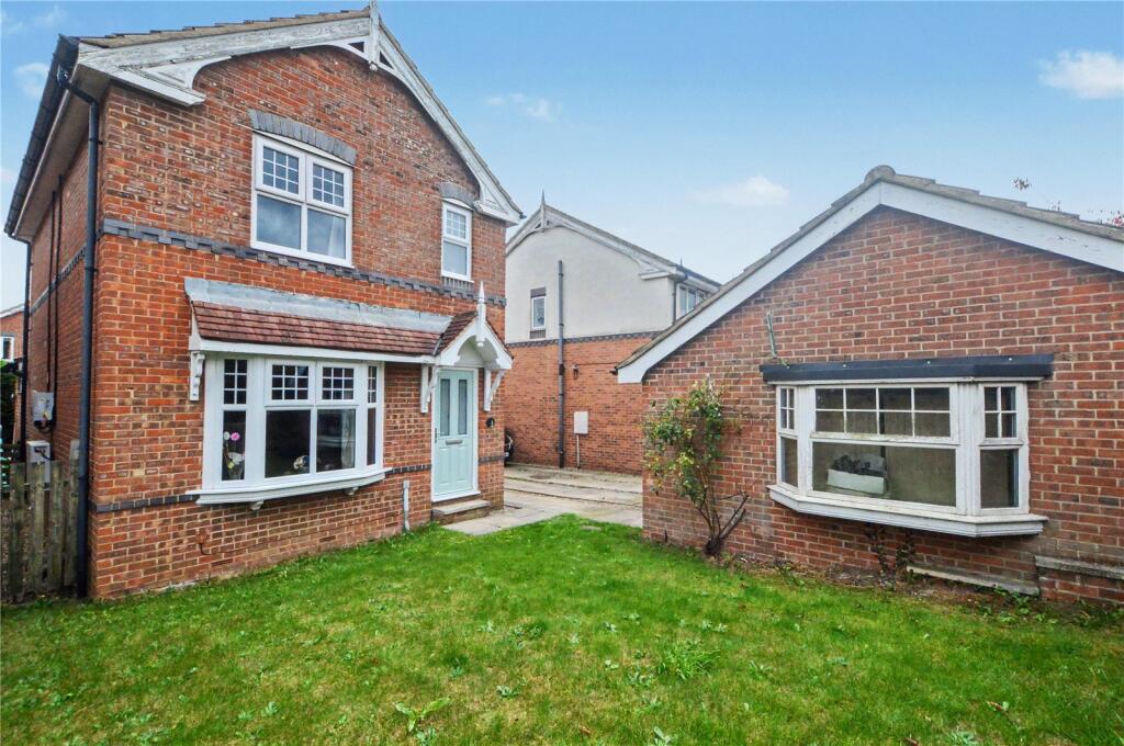 Main image of property: Ascot Gardens, Leeds, West Yorkshire