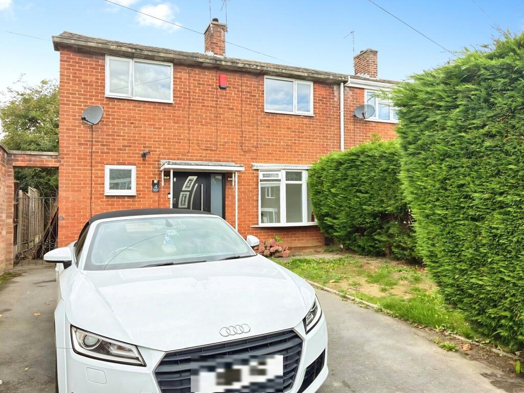 Main image of property: Highbury Green, Nuneaton, Warwickshire, CV10
