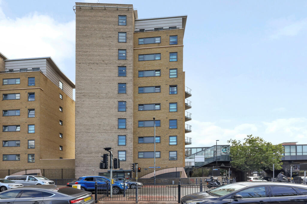 Main image of property: Commercial Road, E14