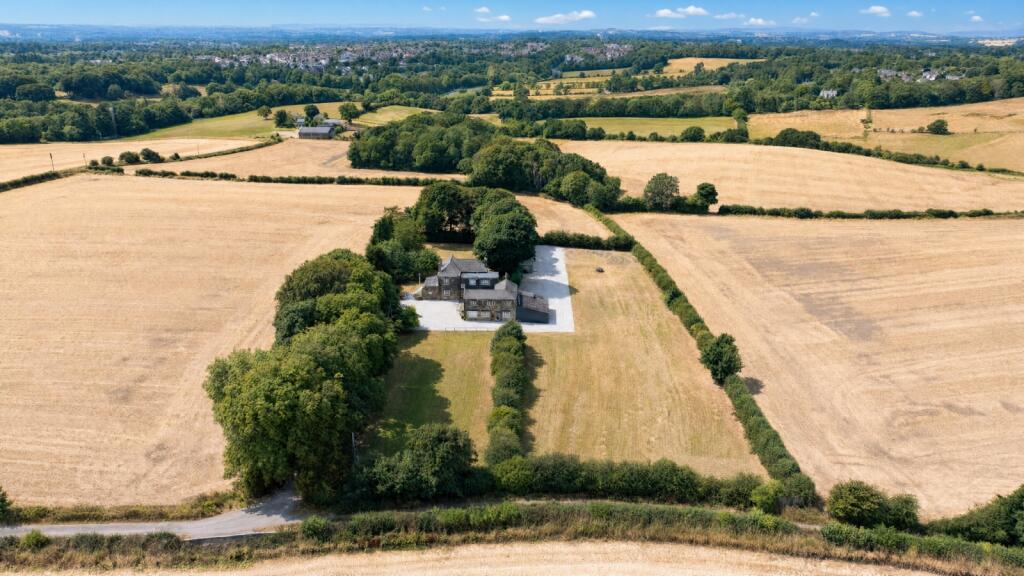 Main image of property: Colliers Lane, Leeds, West Yorkshire, LS17