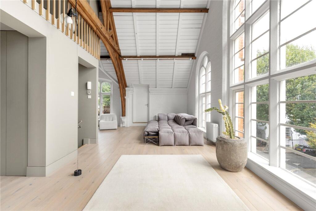 Main image of property: Richmond Avenue, London, N1
