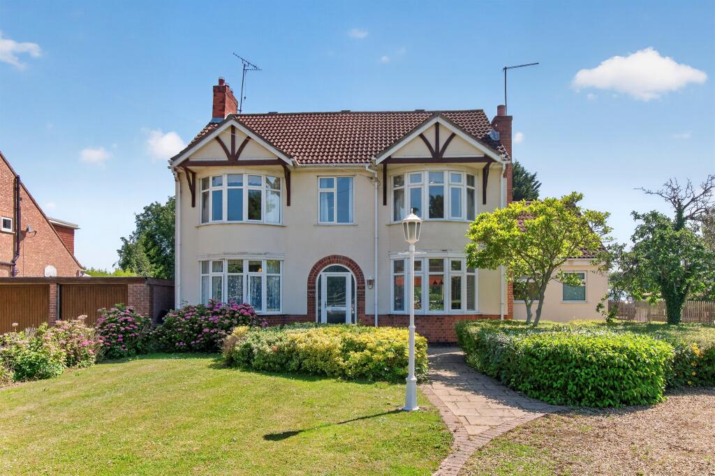 Main image of property: Lincoln Road, Glinton, Peterborough