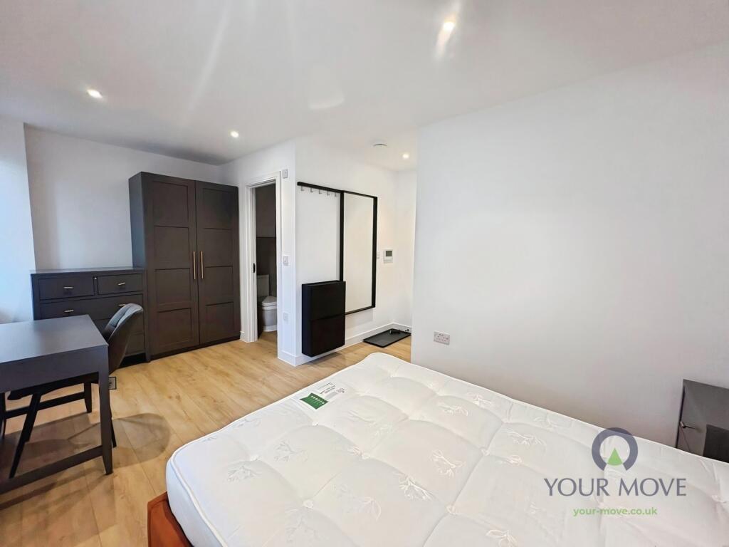 Main image of property: High Street, Gillingham, Kent, ME7