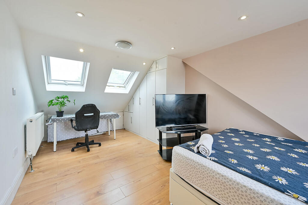 Main image of property: Great West Road, Hounslow, TW5 0DQ, Hounslow, TW5