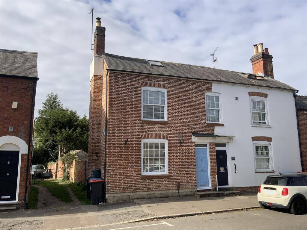 Main image of property: High Street, Stony Stratford, Milton Keynes