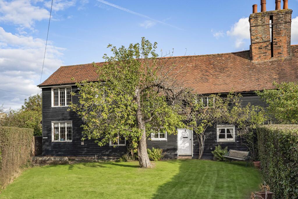 Main image of property: Sleapshyde, Smallford, St. Albans, AL4
