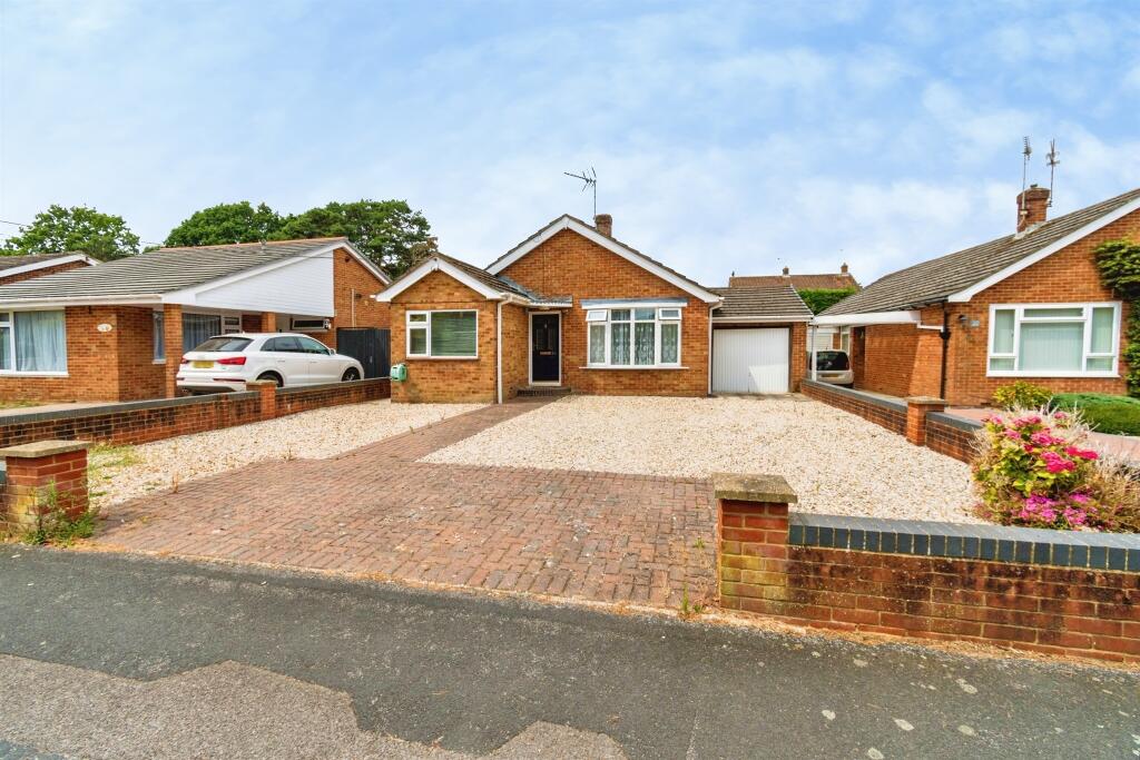 Main image of property: Crescent Road, North Baddesley, Southampton