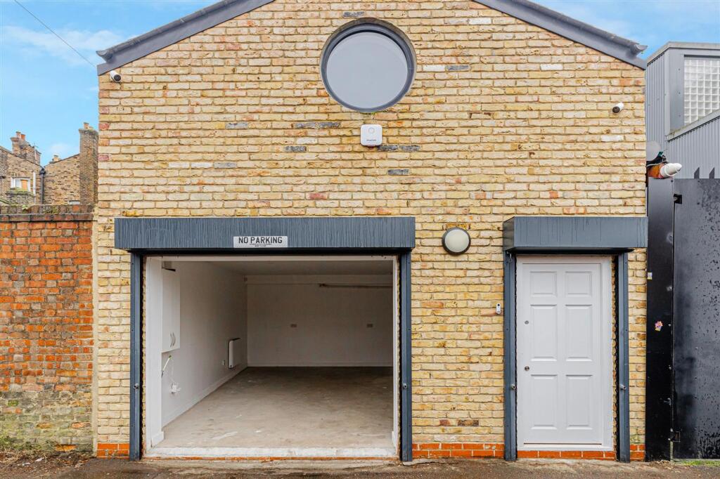 Main image of property: London, E16