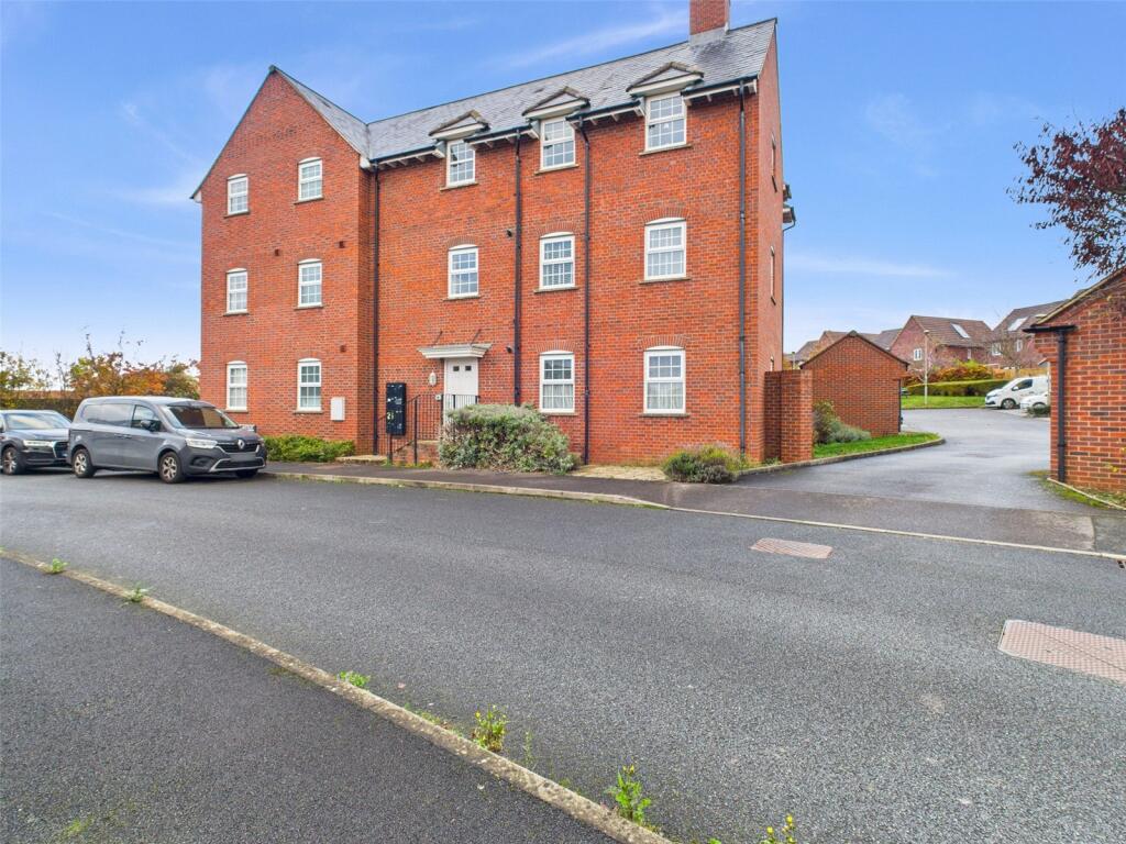 Main image of property: Kiln Avenue, Chinnor, Oxfordshire, OX39