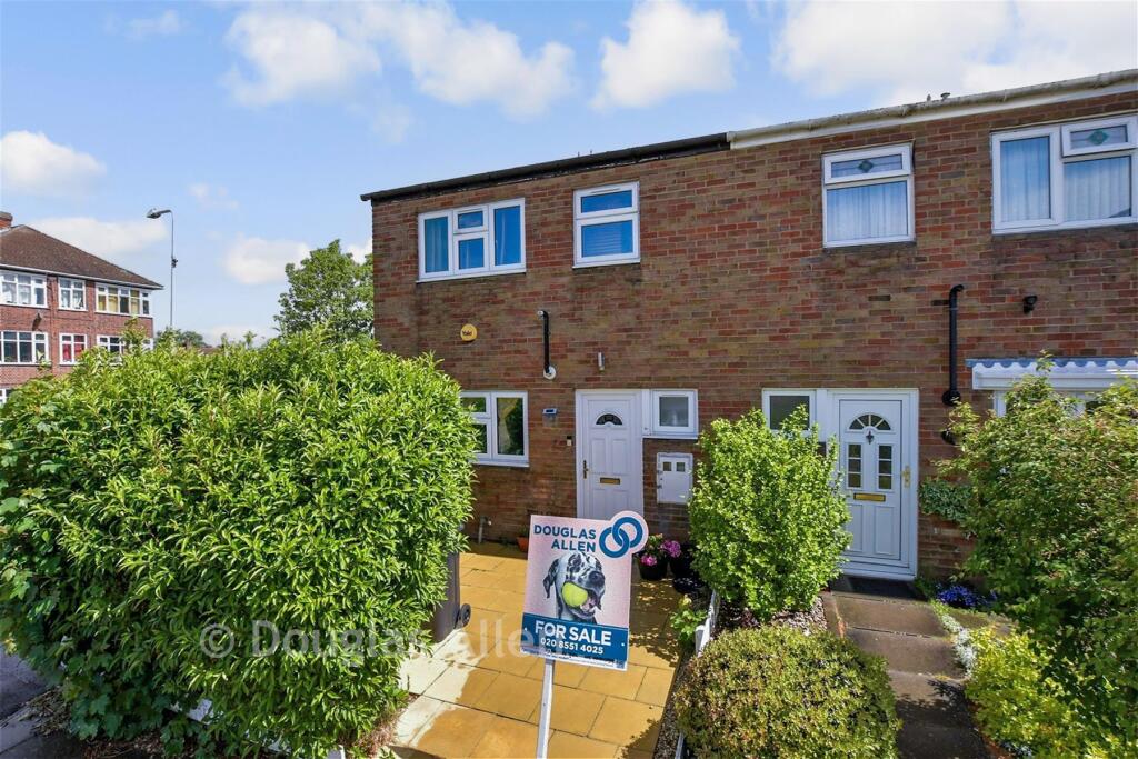 Main image of property: Pershore Close, Ilford, Essex