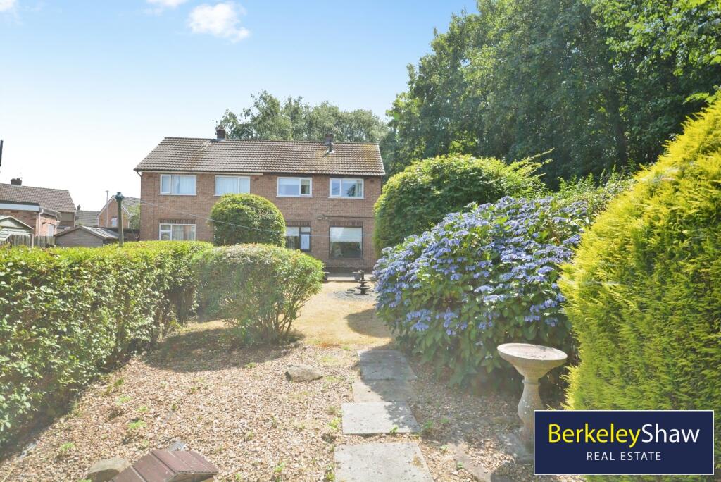 Main image of property: Meadway, Maghull, Liverpool