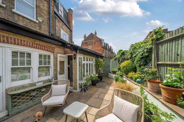 Main image of property: Glenloch Road, London