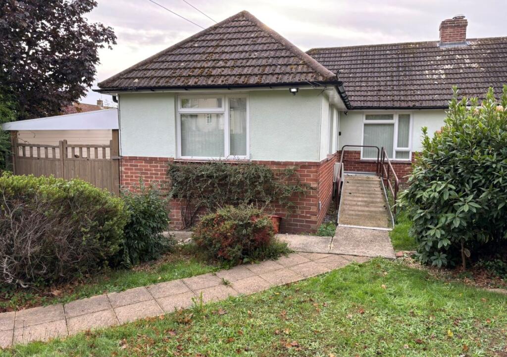 Main image of property: 38 Knightwood Road, Hythe, Southampton, SO45 6JL