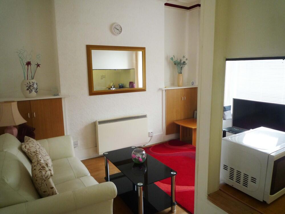 Main image of property: 140 Hutcheon Street, Aberdeen, AB25 3RX