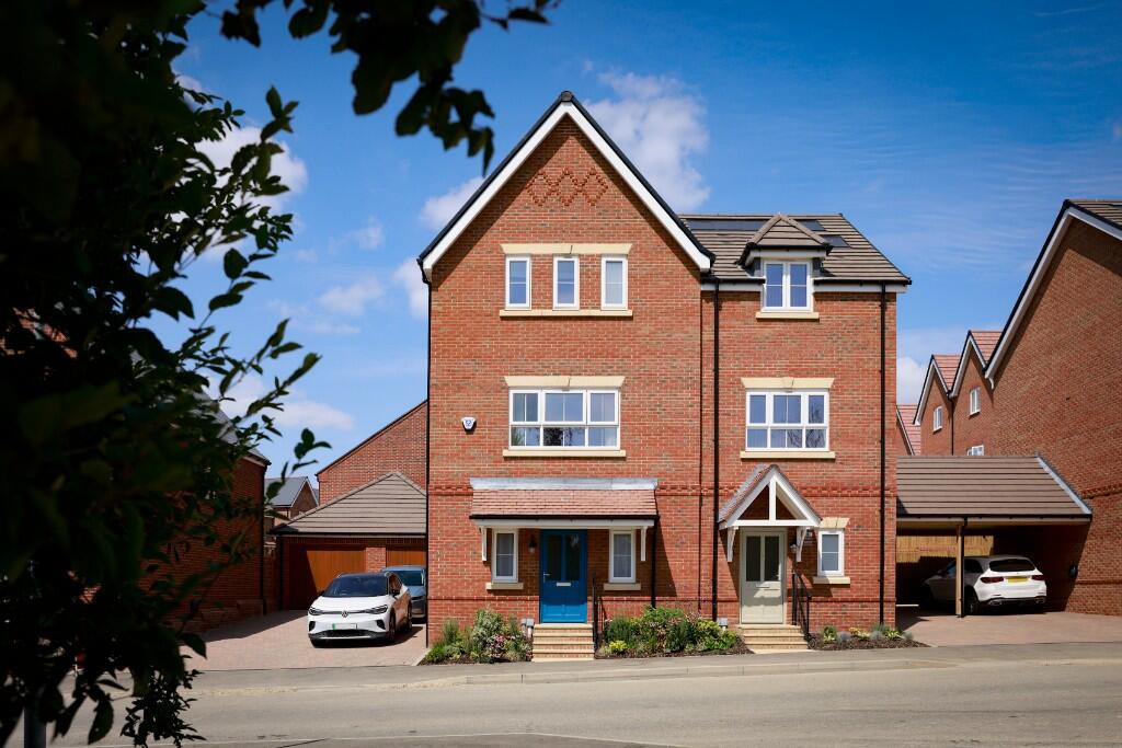 Main image of property: Manor Lane, Maidenhead,
SL6 2QW
