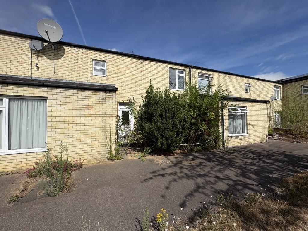 Main image of property: 124 Nuns Way, Cambridge, Cambridgeshire CB4 2NS