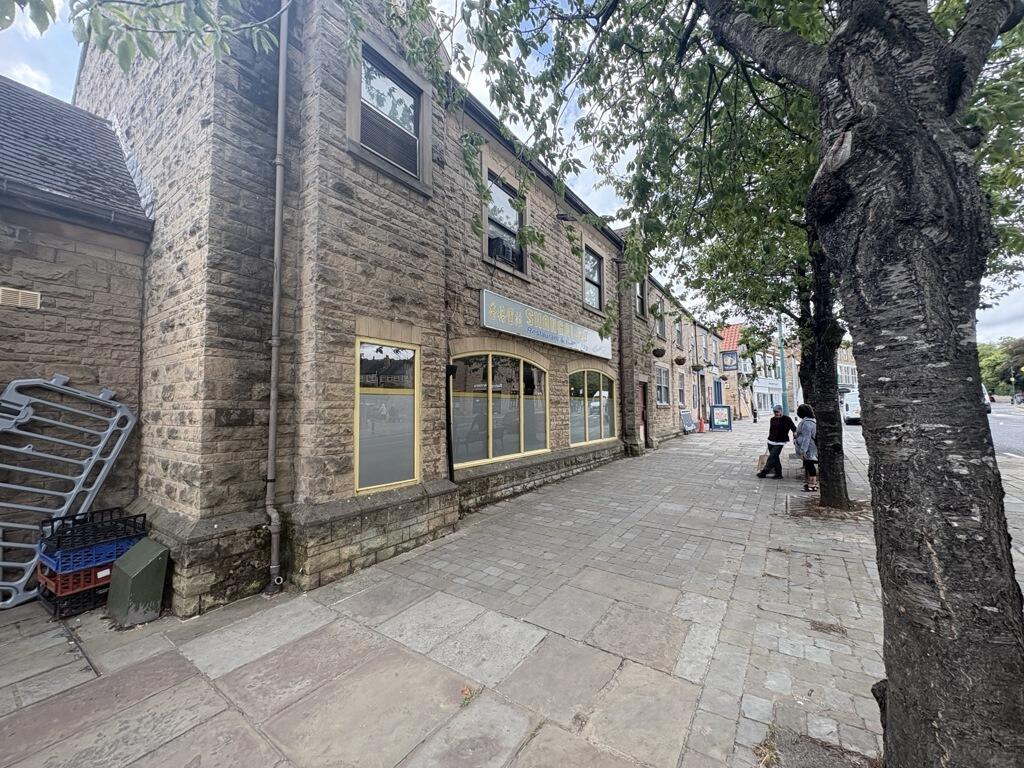 Main image of property: Restaurant Unit, 6 High Street, Mansfield Woodhouse, Mansfield, Nottinghamshire, NG19 8AN