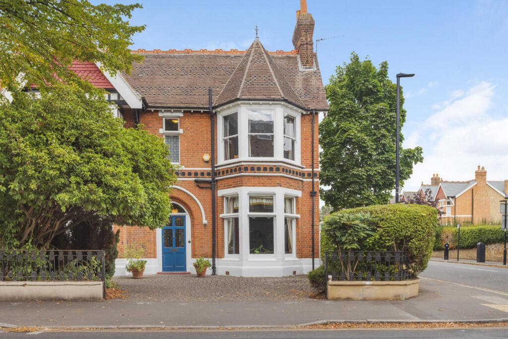 Main image of property: Gordon Road, London, W5