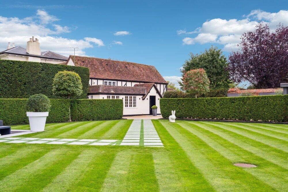 Main image of property: Chipperfield Road, Bovingdon, Hertfordshire, HP3