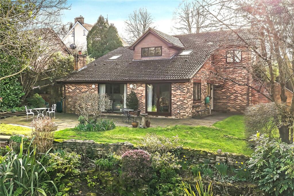 Main image of property: Cumnor Hill, Oxford