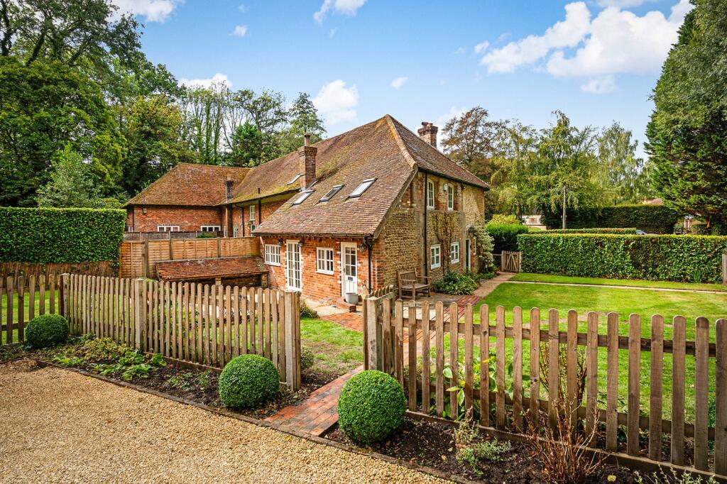 Main image of property: Thorncombe Street, Bramley, Guildford, Surrey, GU5