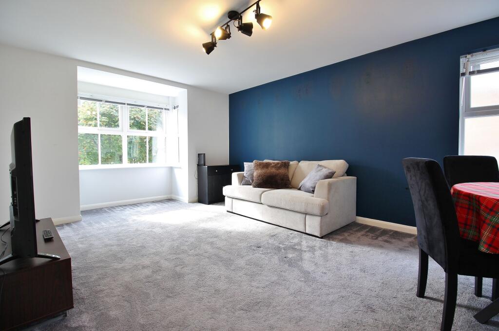 Main image of property: London Road, Isleworth, TW7