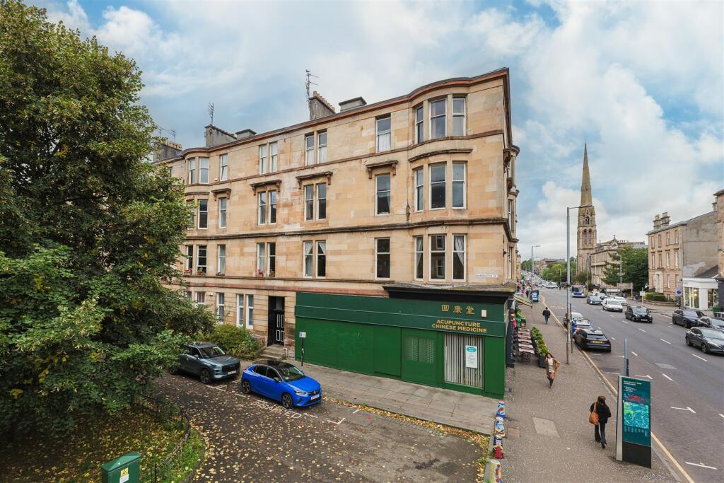 Main image of property: 1/1 6 Barrington Drive, Woodlands, G4 9DT